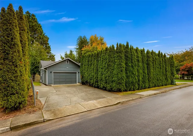 Photo 1 of Single family home for sale at 811 Bingham Pl, Sedro Woolley, WA 98284 | MLS# NWM2588828 | Listing updated on 2026-10-13