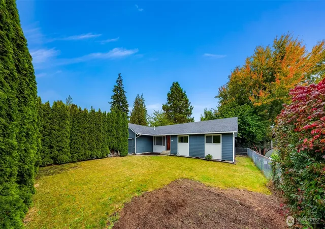 Photo 2 of Single family home for sale at 811 Bingham Pl, Sedro Woolley, WA 98284 | MLS# NWM2588828 | Listing updated on 2026-10-13