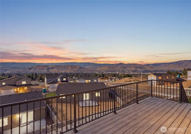 Photo 2 of Single family home for sale at 1984 9th Street Ne, East Wenatchee, WA 98802 | MLS# NWM2588831 | Listing updated on 2026-09-30