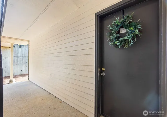 Photo 3 of Condo for sale at 31500 33rd Place SW #J101, Federal Way, WA 98023 | MLS# NWM2588832 | Listing updated on 2026-10-23