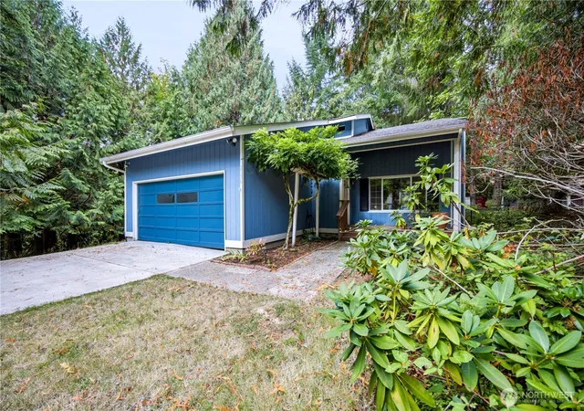 Photo 3 of Single family home for sale at 2336 Killarney Ct NW, Olympia, WA 98502 | MLS# NWM2588842 | Listing updated on 2026-09-30
