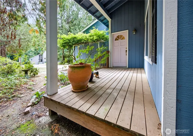 Photo 4 of Single family home for sale at 2336 Killarney Ct NW, Olympia, WA 98502 | MLS# NWM2588842 | Listing updated on 2026-09-30