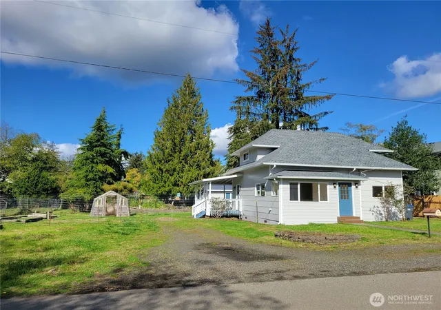 Photo 1 of Single family home for sale at 904 Lafayette St, Aberdeen, WA 98520 | MLS# NWM2588853 | Listing updated on 2026-10-09