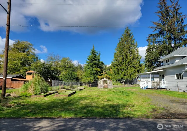 Photo 2 of Single family home for sale at 904 Lafayette St, Aberdeen, WA 98520 | MLS# NWM2588853 | Listing updated on 2026-10-09
