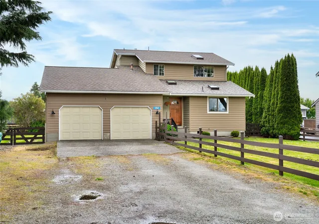 Photo 2 of Sale Pending at 17065 Avon St, Mount Vernon, WA 98273 | MLS# NWM2588855 | Listing updated on 2026-10-23