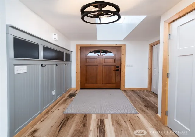 Photo 4 of Sale Pending at 17065 Avon St, Mount Vernon, WA 98273 | MLS# NWM2588855 | Listing updated on 2026-10-23