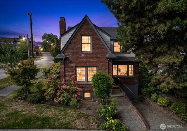 Photo 3 of Single family home for sale at 1443 Palm Ave Sw, Seattle, WA 98116 | MLS# NWM2588863 | Listing updated on 2026-10-02