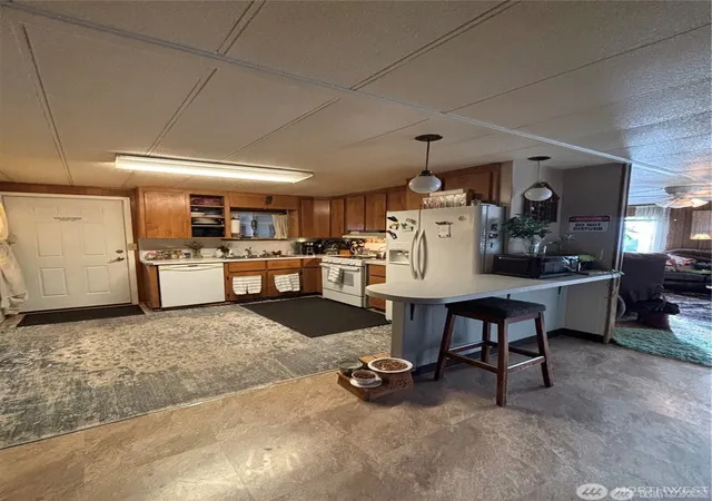 Photo 3 of Manufactured home for sale at 1841 Trosper Rd SW #60, Tumwater, WA 98512 | MLS# NWM2588869 | Listing updated on 2026-10-16