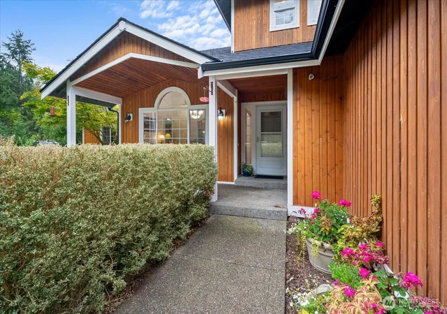 Photo 4 of Single family home for sale at 12105 229th Avenue E, Bonney Lake, WA 98391 | MLS# NWM2588896 | Listing updated on 2026-10-02