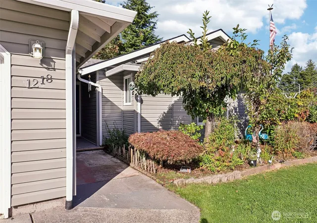 Photo 3 of Single family home for sale at 1218 Se Park Crst Ave, Vancouver, WA 98683 | MLS# NWM2588900 | Listing updated on 2026-10-02