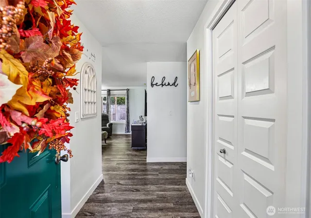 Photo 3 of Single family home for sale at 1218 SE Park Crst Ave, Vancouver, WA 98683 | MLS# NWM2588900 | Listing updated on 2026-10-02