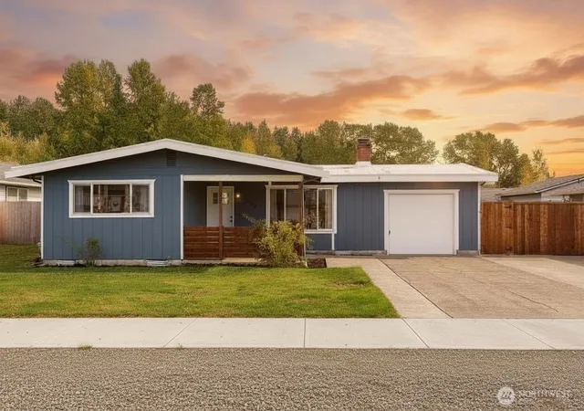 Photo 1 of Single family home for sale at 560 11th Street, Blaine, WA 98230 | MLS# NWM2588903 | Listing updated on 2026-10-01