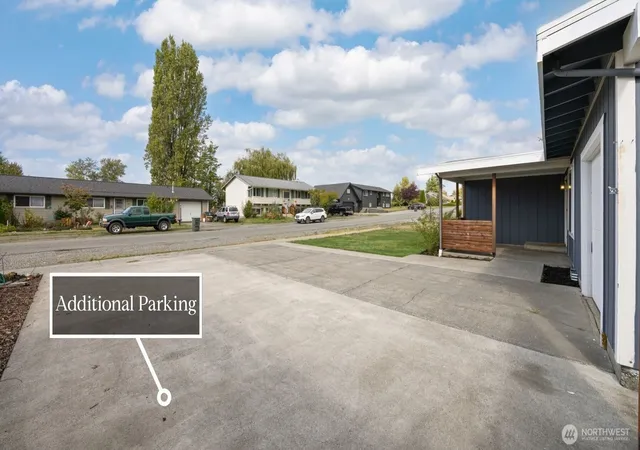Photo 3 of Single family home for sale at 560 11th Street, Blaine, WA 98230 | MLS# NWM2588903 | Listing updated on 2026-10-01