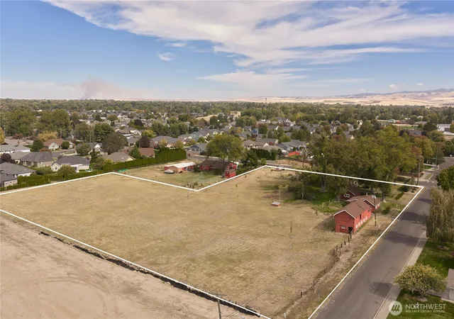 Photo 1 of Single family home for sale at 1010 /1012 Highland Rd, Walla Walla, WA 99362 | MLS# NWM2588909 | Listing updated on 2026-10-06