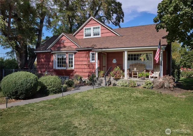 Photo 2 of Single family home for sale at 1010 /1012 Highland Rd, Walla Walla, WA 99362 | MLS# NWM2588909 | Listing updated on 2026-10-06