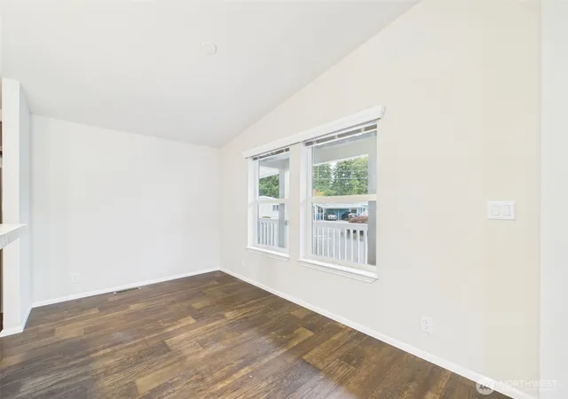 Photo 4 of Manufactured home for sale at 620 112th Street SE #193, Everett, WA 98208 | MLS# NWM2588922 | Listing updated on 2026-10-02