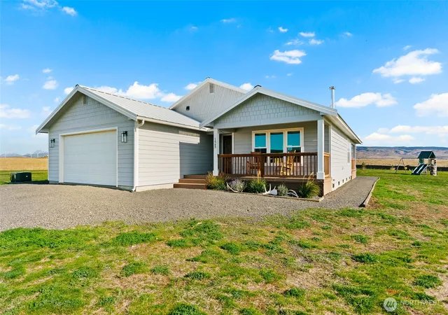 Photo 3 of Single family home for sale at 1565 Bitterbrush Dr, Ellensburg, WA 98926 | MLS# NWM2588924 | Listing updated on 2026-10-01