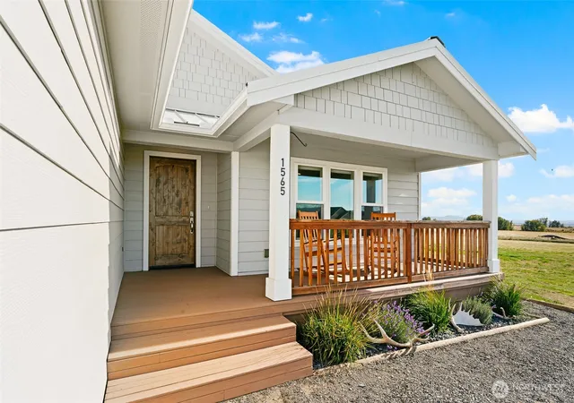 Photo 3 of Single family home for sale at 1565 Bitterbrush Dr, Ellensburg, WA 98926 | MLS# NWM2588924 | Listing updated on 2026-10-01
