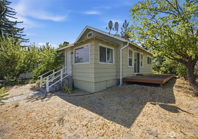 Photo 4 of Single family home for sale at 27 Evergreen St S, Soap Lake, WA 98851 | MLS# NWM2588926 | Listing updated on 2026-09-30