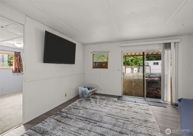 Photo 3 of Manufactured home for sale at 31813 21st Avenue Sw #27, Federal Way, WA 98023 | MLS# NWM2588932 | Listing updated on 2026-09-30