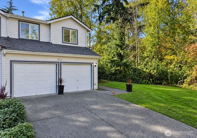 Photo 1 of Townhouse for sale at 11502 Se 221st Place, Kent, WA 98031 | MLS# NWM2588939 | Listing updated on 2026-10-01