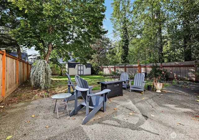 Photo 4 of Townhouse for sale at 11502 SE 221st Place, Kent, WA 98031 | MLS# NWM2588939 | Listing updated on 2026-10-01
