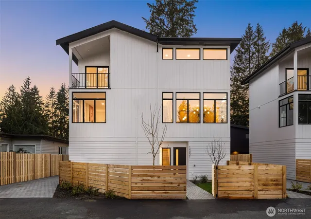 Townhouse for sale at 14031 Densmore Ave N, Seattle, WA 98133 | MLS# NWM2588943