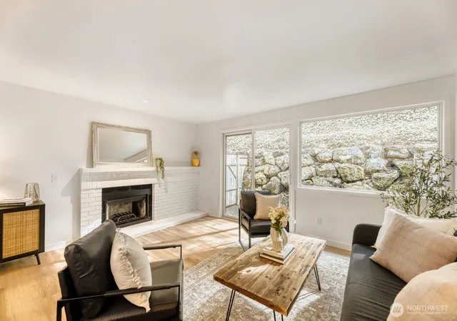 Photo 4 of Condo for sale at 22906 Edmonds Way #10, Edmonds, WA 98020 | MLS# NWM2588945 | Listing updated on 2026-10-02