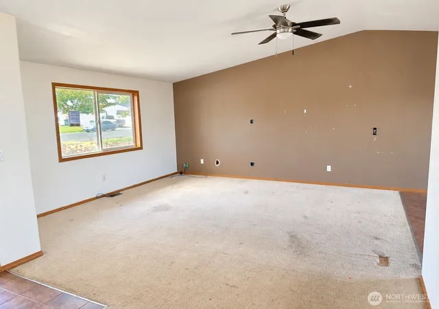 Photo 3 of Single family home for sale at 850 SE J St, Ephrata, WA 98823 | MLS# NWM2588950 | Listing updated on 2026-10-01