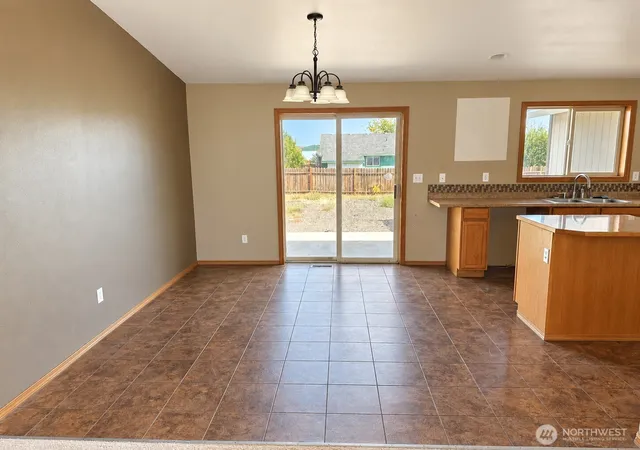 Photo 4 of Single family home for sale at 850 SE J St, Ephrata, WA 98823 | MLS# NWM2588950 | Listing updated on 2026-10-01