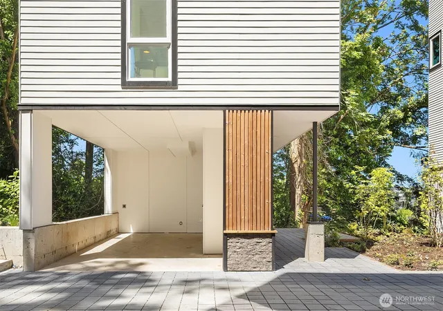 Photo 3 of Single family home for sale at 534 W Barrett St, Seattle, WA 98119 | MLS# NWM2588956 | Listing updated on 2026-10-01