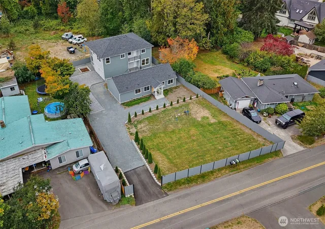 Photo 4 of Single family home for sale at 15724 King Pl #A, Lynnwood, WA 98087 | MLS# NWM2588959 | Listing updated on 2026-10-07