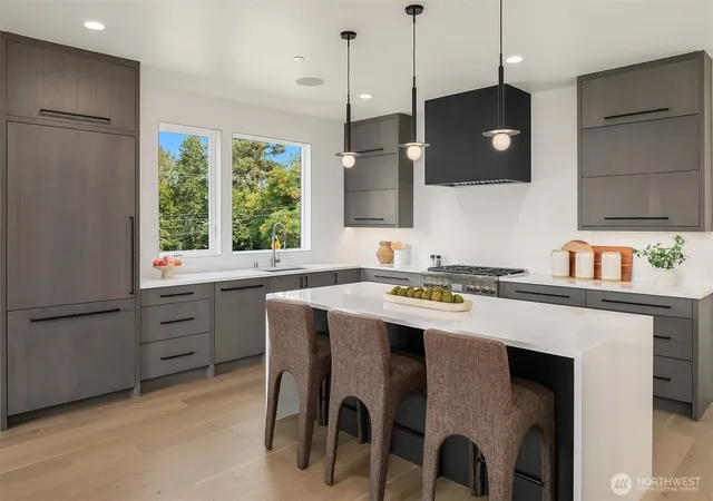 Photo 4 of Single family home for sale at 138 8th Court, Kirkland, WA 98033 | MLS# NWM2588966 | Listing updated on 2026-10-01
