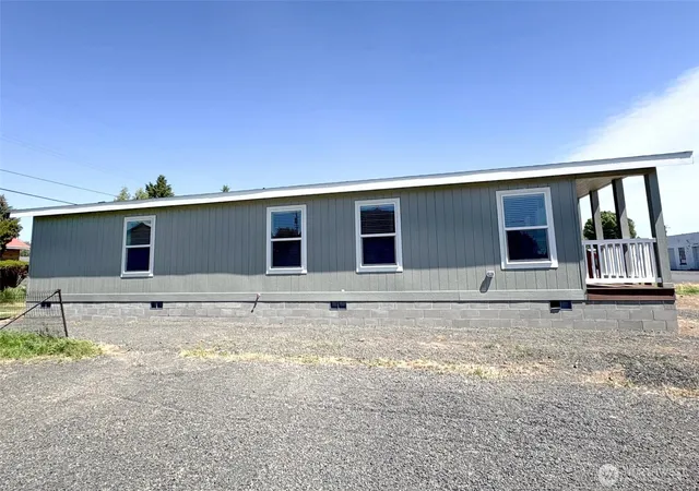 Photo 3 of Manufactured home for sale at 115 Ne Cole St, Wilbur, WA 99185 | MLS# NWM2588968 | Listing updated on 2026-10-01