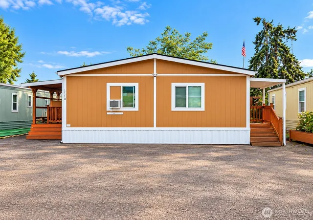 Photo 1 of Manufactured home for sale at 1110 Coweeman Ln, Kelso, WA 98626 | MLS# NWM2588974 | Listing updated on 2026-10-01
