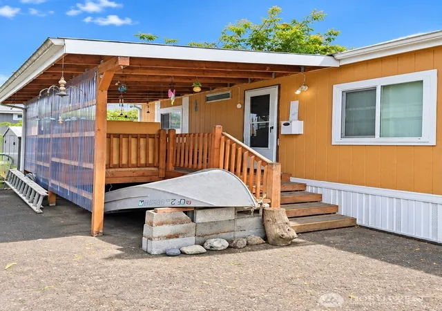 Photo 3 of Manufactured home for sale at 1110 Coweeman Ln, Kelso, WA 98626 | MLS# NWM2588974 | Listing updated on 2026-10-01