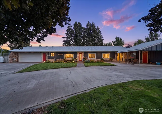 Photo 2 of Single family home for sale at 541 Arnold St, Waitsburg, WA 99361 | MLS# NWM2588998 | Listing updated on 2026-10-02