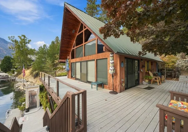 Single family home for sale at 487 Bayshore Dr, Manson, WA 98831 | MLS# NWM2589005