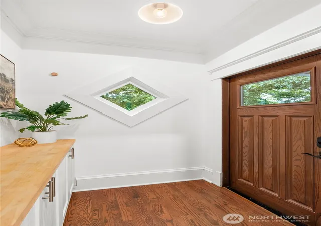 Photo 3 of Single family home for sale at 101 Ne 57th Street, Seattle, WA 98105 | MLS# NWM2589006 | Listing updated on 2026-10-01