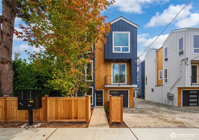 Photo 27 of Condo for sale at 116 29th Avenue E, Seattle, WA 98112 | MLS# NWM2589008 | Listing updated on 2026-10-12