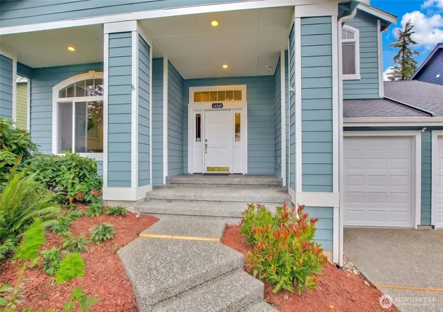 Photo 3 of Single family home for sale at 14549 86th Place Ne, Kenmore, WA 98028 | MLS# NWM2589016 | Listing updated on 2026-10-01