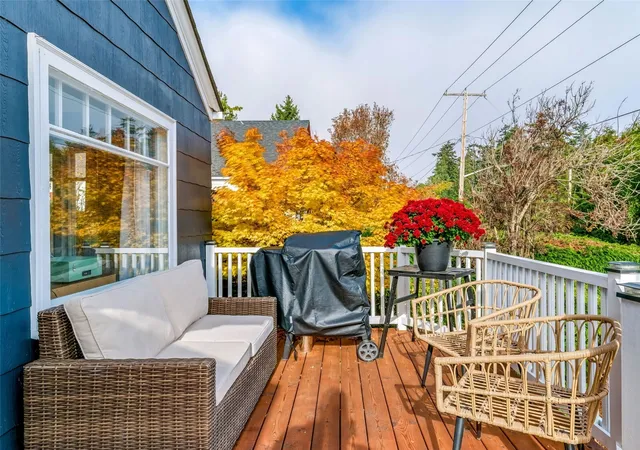 Photo 3 of Single family home for sale at 831 Jackson St, Port Townsend, WA 98368 | MLS# NWM2589017 | Listing updated on 2026-10-23