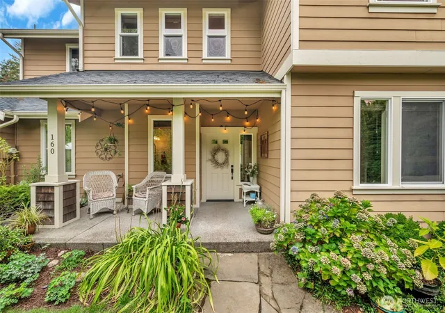 Photo 2 of Single family home for sale at 160 6th Avenue SE, Issaquah, WA 98027 | MLS# NWM2589021 | Listing updated on 2026-09-30