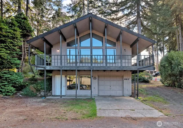 Photo 3 of Single family home for sale at 927 Grant Ave, Shelton, WA 98584 | MLS# NWM2589023 | Listing updated on 2026-09-30