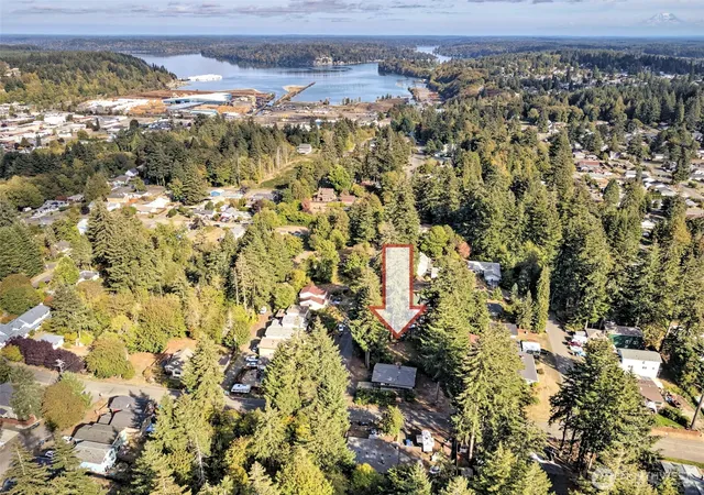 Photo 4 of Single family home for sale at 927 Grant Ave, Shelton, WA 98584 | MLS# NWM2589023 | Listing updated on 2026-09-30