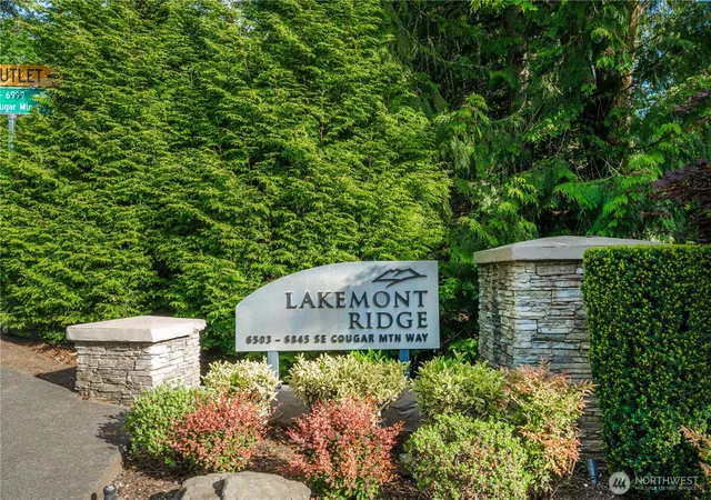 Photo 2 of Condo for sale at 6825 Se Cougar Mountain Way, Bellevue, WA 98006 | MLS# NWM2589029 | Listing updated on 2026-10-02