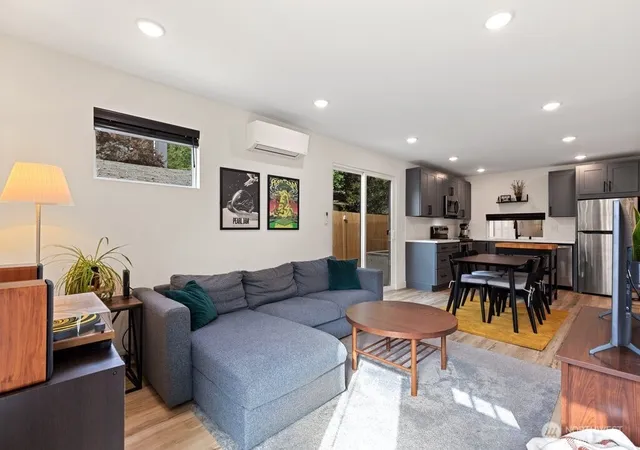 Photo 2 of Condo for sale at 820 S B Rose St, Seattle, WA 98108 | MLS# NWM2589048 | Listing updated on 2026-10-09