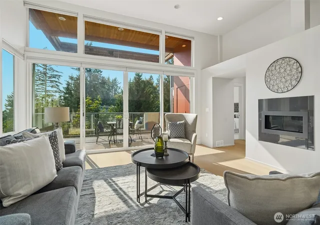 Photo 3 of Single family home for sale at 1522 211th Place NE, Sammamish, WA 98074 | MLS# NWM2589052 | Listing updated on 2026-10-01
