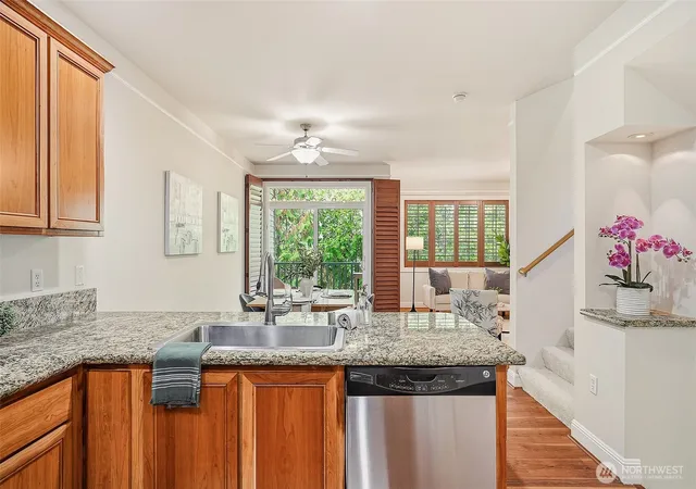Photo 4 of Townhouse for sale at 4811 Shattuck Pl S #CC104, Renton, WA 98055 | MLS# NWM2589062 | Listing updated on 2026-10-02