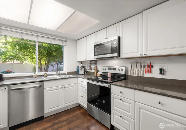Photo 4 of Single family home for sale at 5604 172nd Place SW, Lynnwood, WA 98037 | MLS# NWM2589070 | Listing updated on 2026-10-08